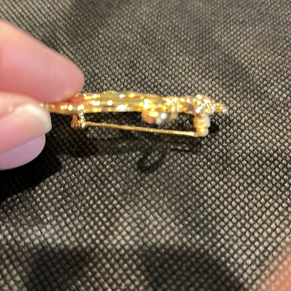 Goldtone Winnie The Pooh Pin - Picture 4 of 6